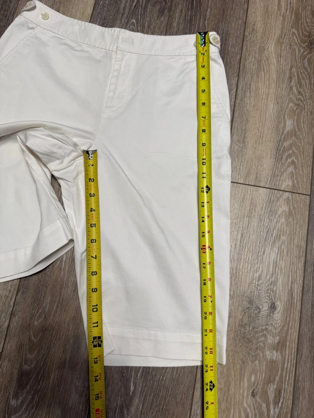 Ralph Lauren off-White 13”  Shorts 97% Cotton 3% Elastin